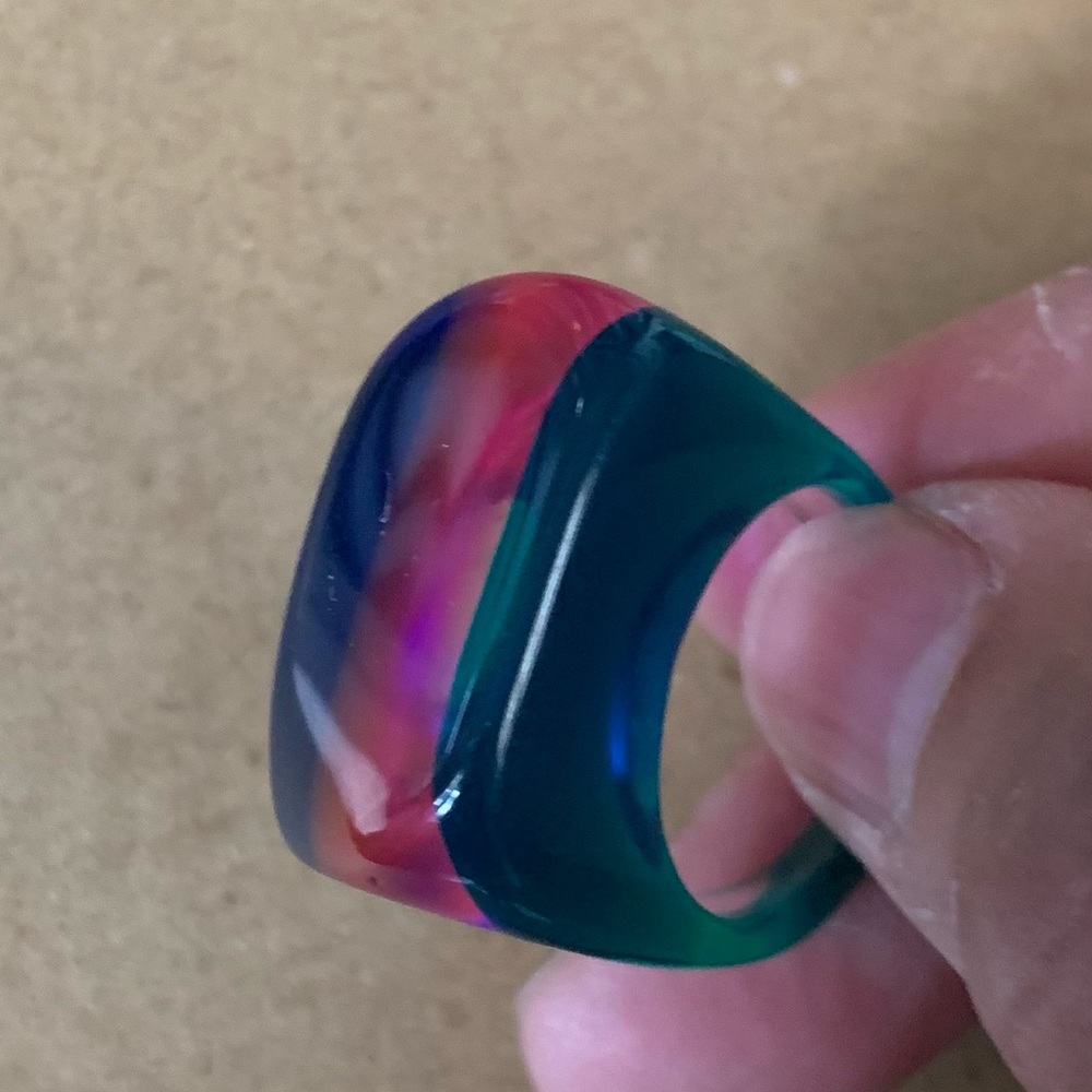 Vintage lucite mod ring! - Picture 4 of 4